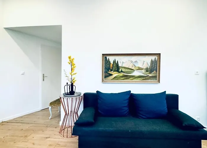 Private In Stylish 3-bedroom Near Kaufpark Alterlaa *