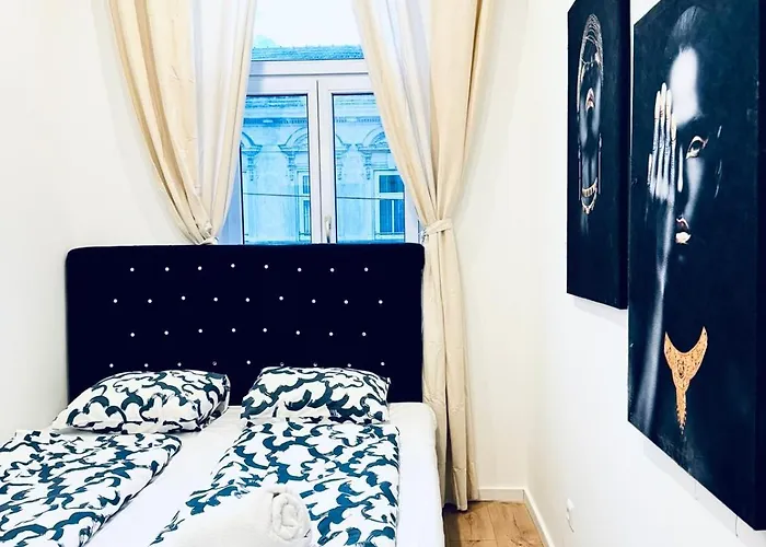 Private In Stylish 3-bedroom Near Kaufpark Alterlaa * וינה