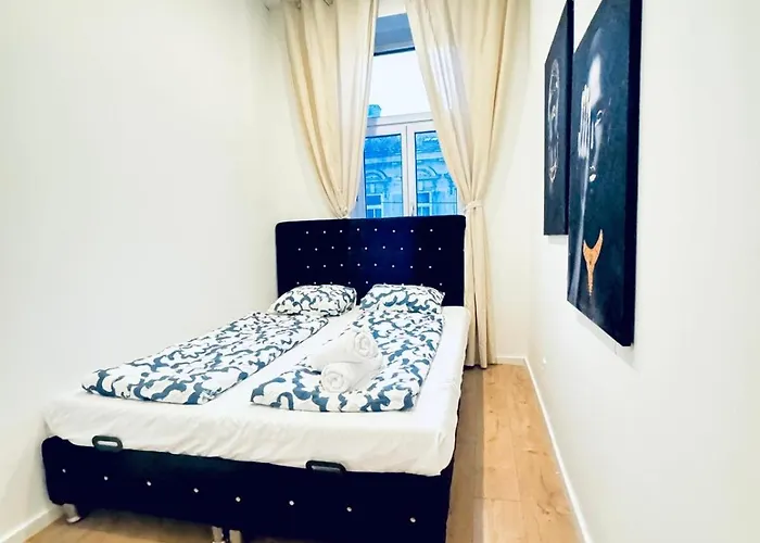Private In Stylish 3-bedroom Near Kaufpark Alterlaa