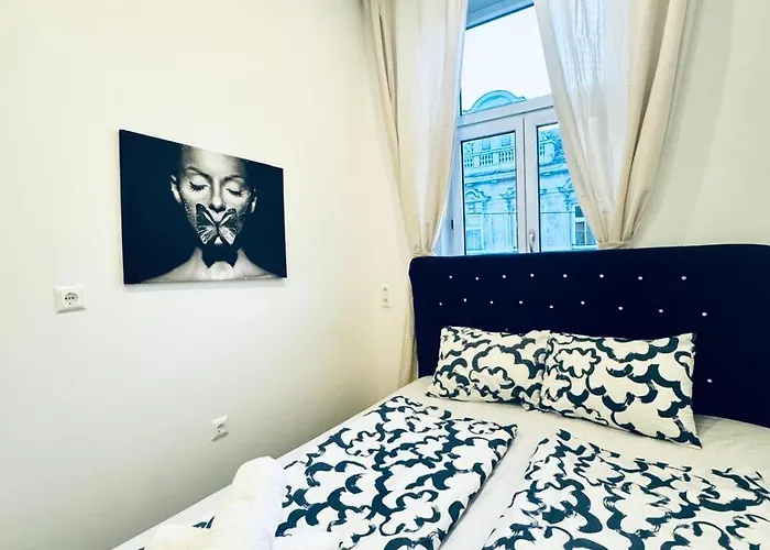 Private In Stylish 3-bedroom Near Kaufpark Alterlaa * וינה
