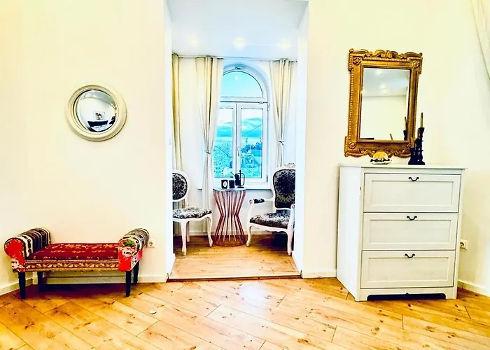 Private In Stylish 3-bedroom Near Kaufpark Alterlaa