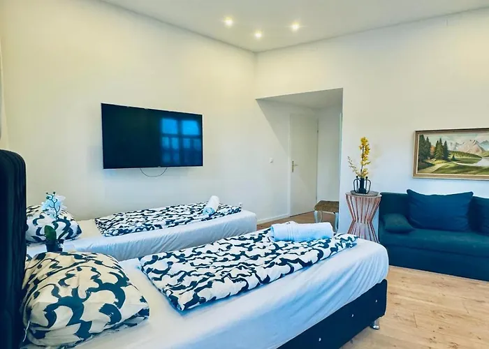 Private In Stylish 3-bedroom Near Kaufpark Alterlaa וינה